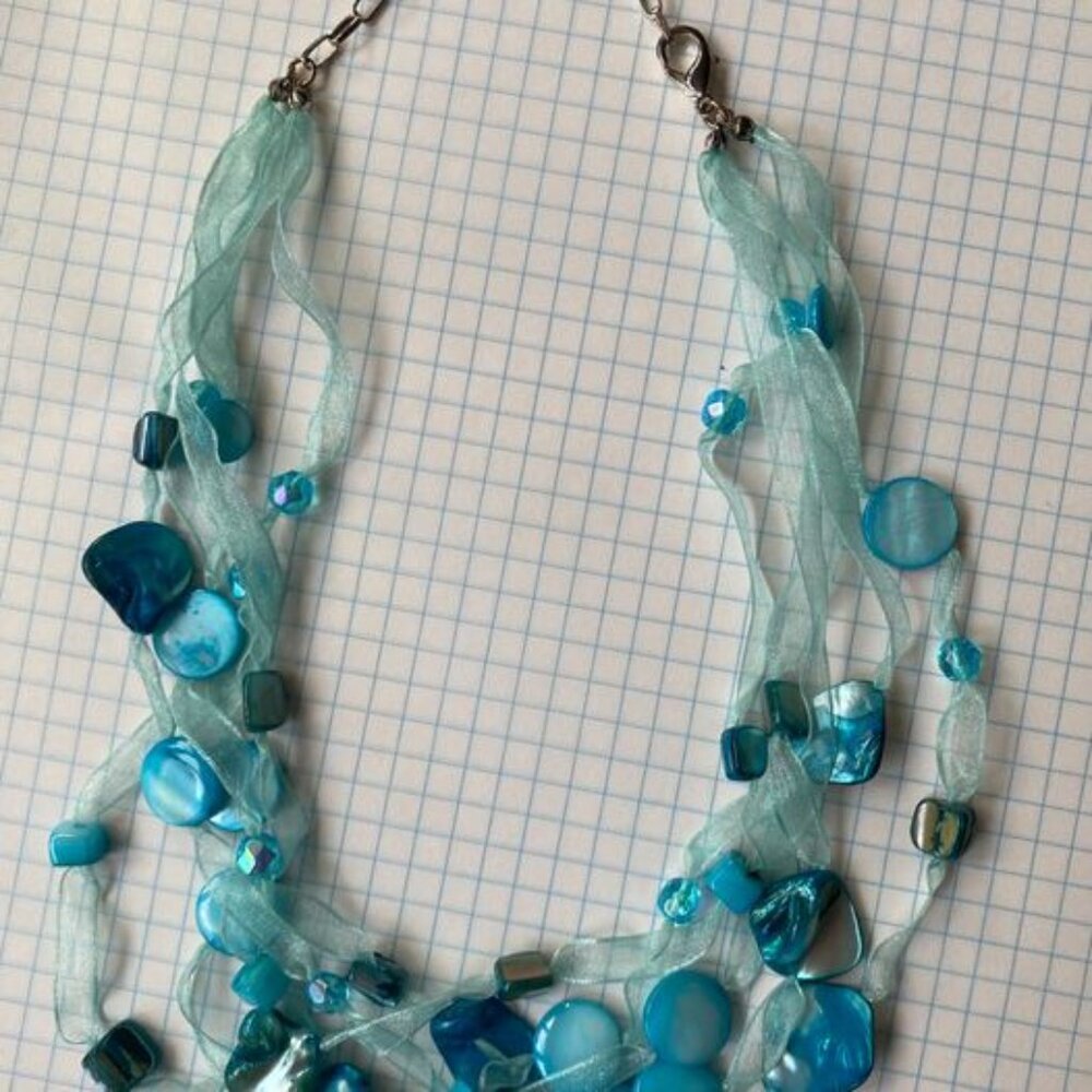 Enchanting Ribbon Necklace, Cache - Picture 2 of 4
